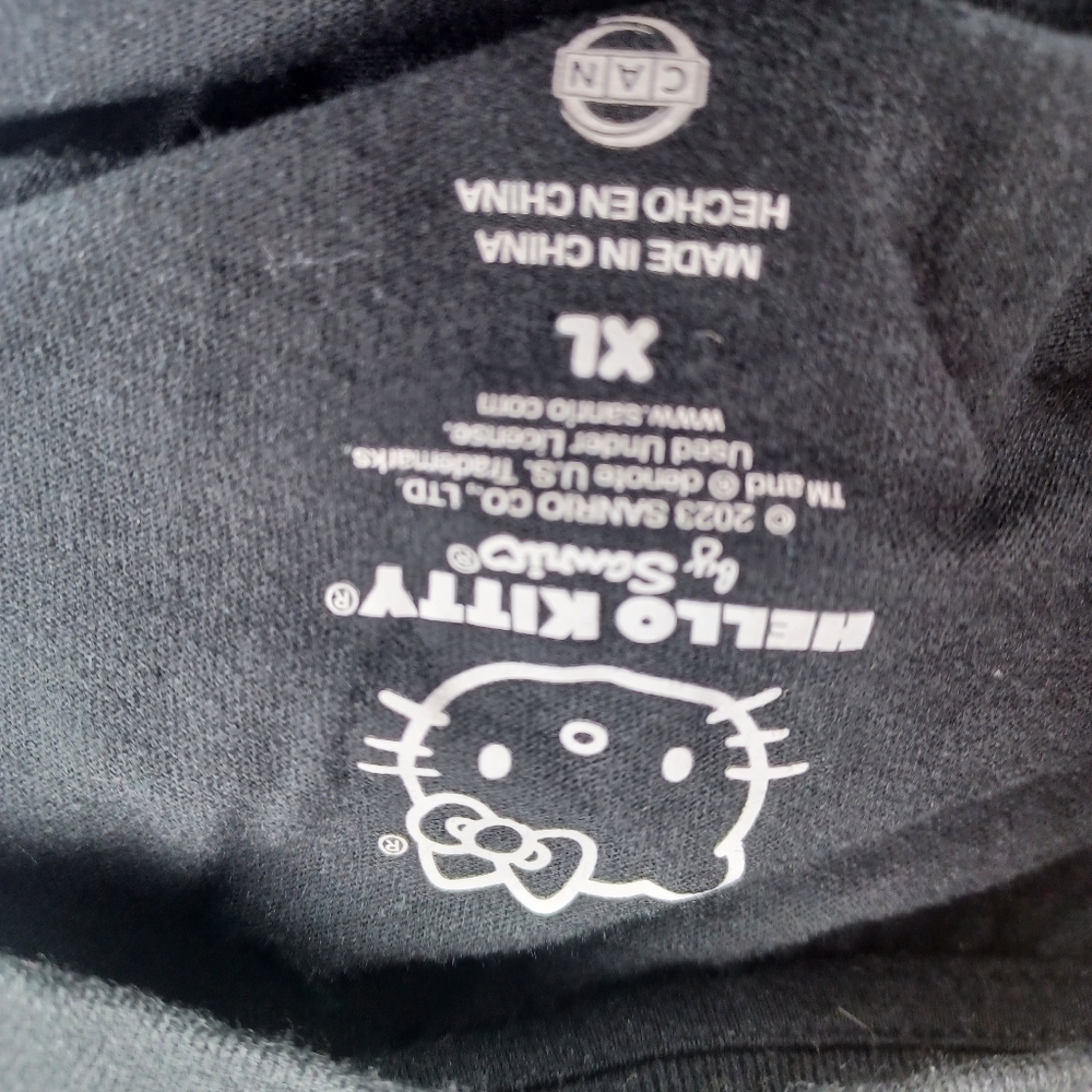 Hello Kitty by sanrio graphic t-shirt - Picture 9 of 9
